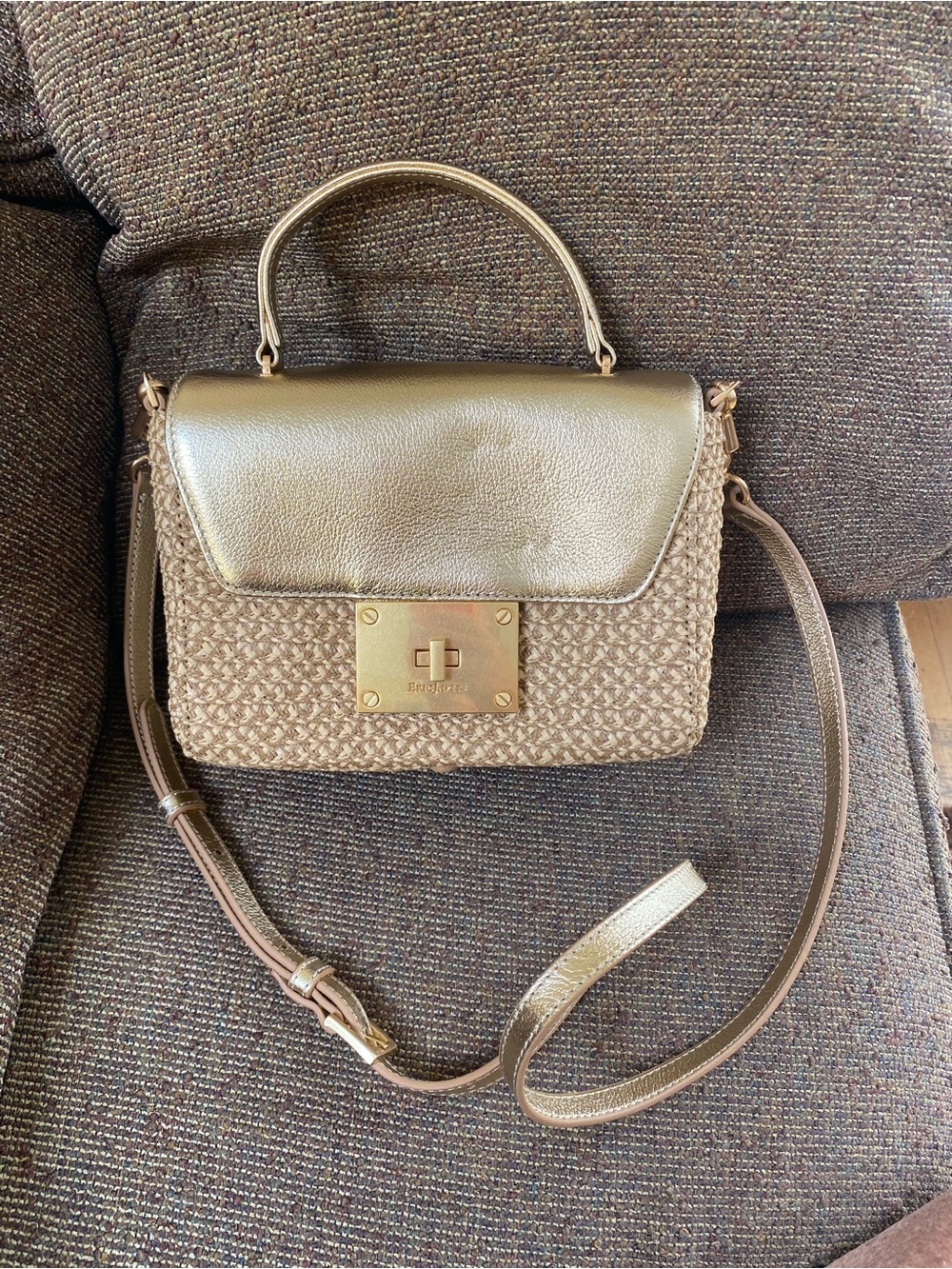 Eric  javits juju crossbody bag. Raffia straw body. Metallic gold flap. Gorg!!